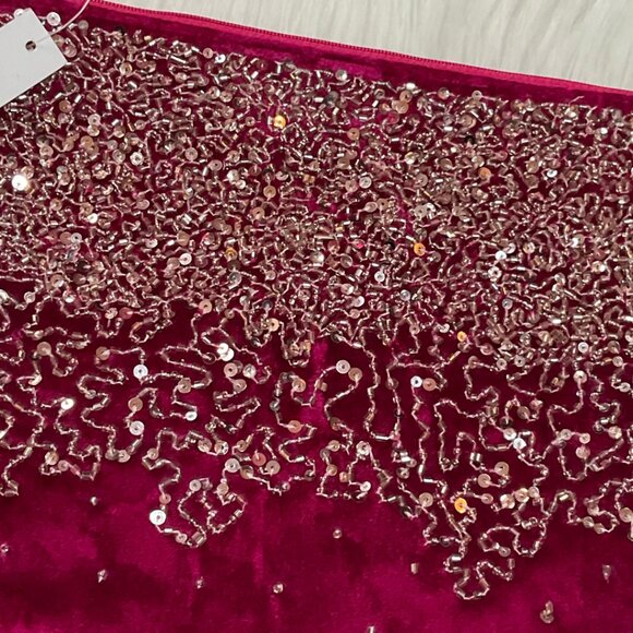 NWT MAGENTA COSMETIC BAG w/SEQUIN DETAIL - Picture 2 of 5